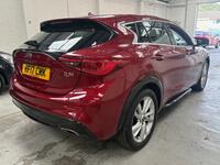 INFINITI Q30