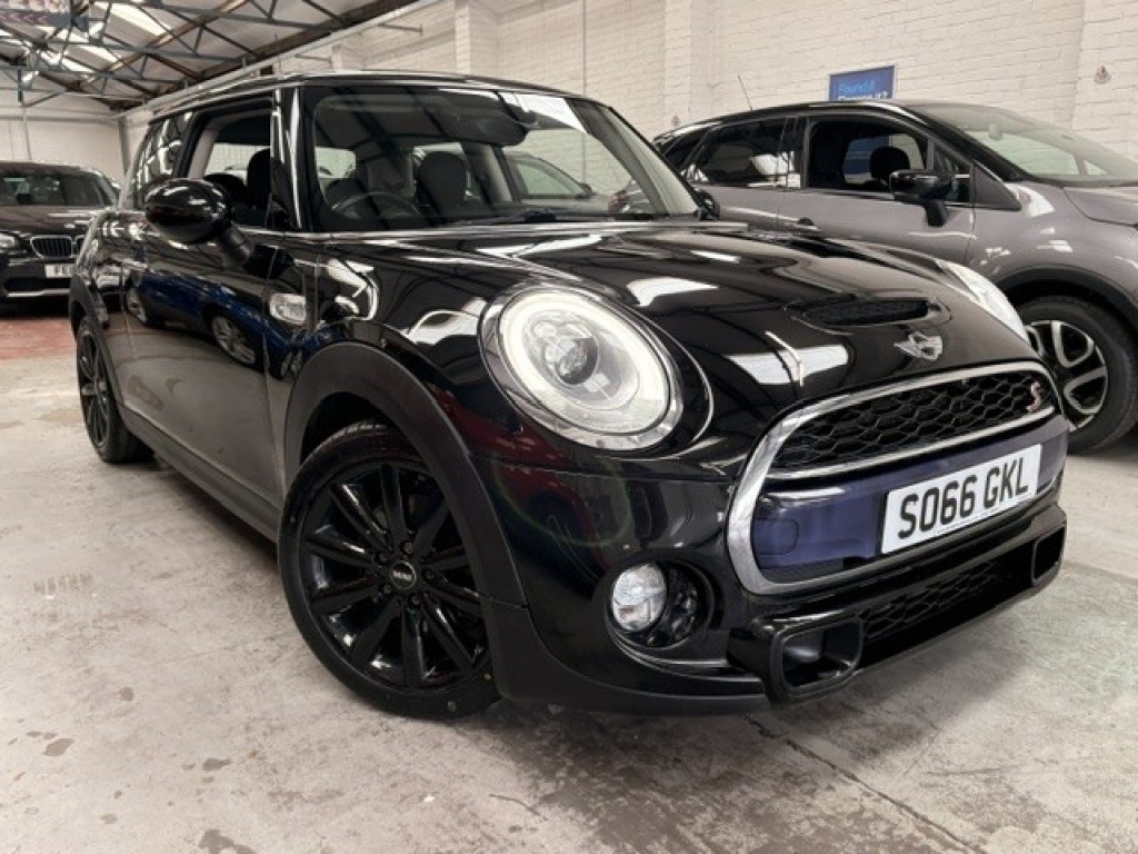 2016 MINI HATCH