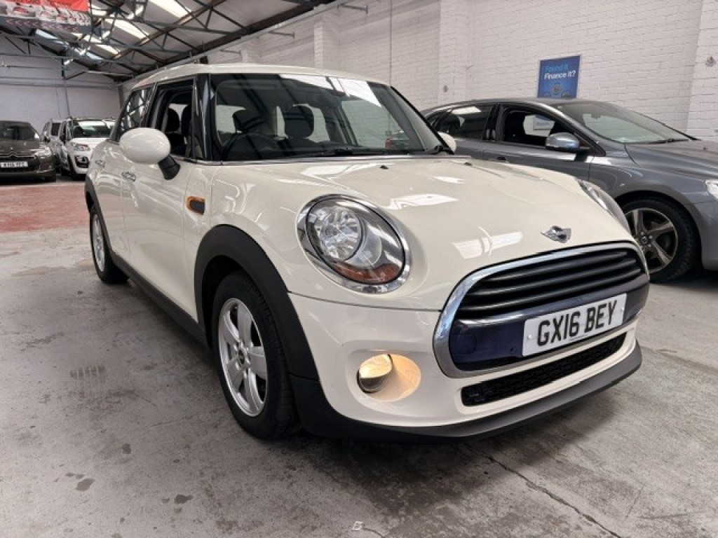 2016 MINI Hatch